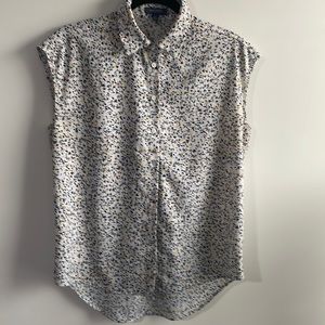 Short sleeve top - splatter patterned - Size small - silky material